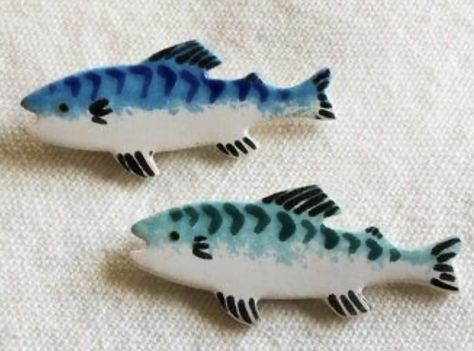 Ceramic Pins, Ceramic Brooch, Fish Ceramic, Clay Pins, Clay Fish, Fish Brooch, Clay Diy Projects, Keramik Design, Ceramic Fish