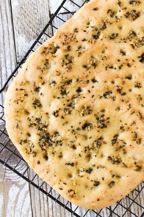 Gluten Free Vegan Garlic Herb Focaccia Bread. Warm, soft yeast free bread, covered in herbs and fresh garlic. Oh so good! Yeast Free Bread, Herb Focaccia, Gluten Free Focaccia, Yeast Free Breads, Focaccia Bread, Vegan Bread, Garlic Herb, Foods With Gluten, Keto Bread