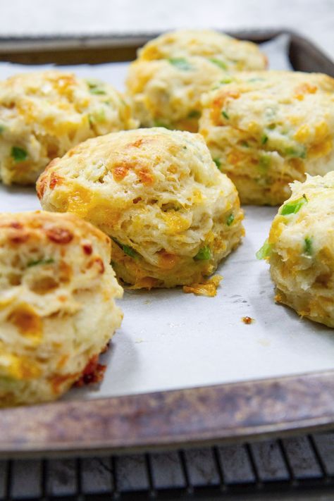 Scallion Biscuits, Best Homemade Biscuits, Easy Homemade Biscuits, Savoury Biscuits, Biscuits Easy, Melty Cheese, Homemade Biscuits, Biscuit Recipe, Dough Recipe