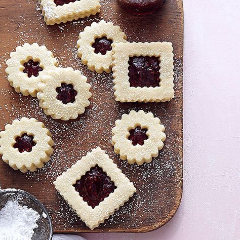 RECIPE: Ina Garten's Linzer Cookies Linzer Cookies Recipe, Linzer Cookies, Nigella Lawson, Cookies Christmas, Xmas Cookies, Christmas Goodies, Tea Cakes, Cookies Recipes Christmas, Cookie Cake