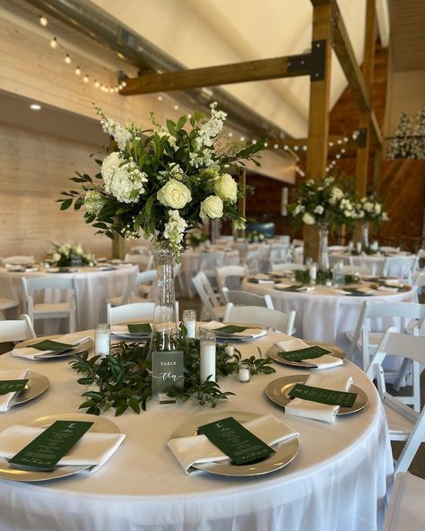 Family Style Wedding Dinner Table Round, Emerald Green Gold Wedding Decor, Green And Grey Wedding Theme, Sage And White Wedding Theme, Wedding Table Runners Round Tables, Green And Ivory Wedding Decor, Reception Set Up, Sage Green And White Wedding Theme, Dark Green Wedding Theme Color Schemes