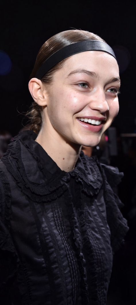 Gigi Hadid Gigi Hadid Without Makeup, Bella Hadid Without Makeup, Gigi Hadid Short Hair, Bella Hadid No Makeup, Gigi Hadid No Makeup, Gigi Hadid Hair, Bella Hadid Makeup, Gigi Hadid Beauty, Ugly Photos