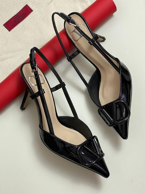 Super master quality Cute Shoes Heels, Fashion Shoes Sandals, Shoes Heels Classy, Image Swag, Valentino Black, Vintage Heels, Hot Heels, Aesthetic Shoes, Valentino Shoes