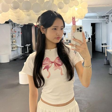 tracy saranghoe icon <3 Saranghae Tracy Outfits Winter, Saranghoe Icons, Saranghoe Tracy Fits, Saranghoe Outfits, Saranghae Tracy, Kpop Pink Aesthetic, Tracy Sohn, Kpop Pink, Korean Fits