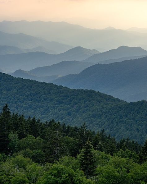 Blue Ridge Mountains Art, Mountain Layers, Mountain Tattoo Simple, Distant Mountains, Mountain Aesthetic, Blue Ridge Mountain, Mountains Aesthetic, Nc Mountains, Mountain Photos