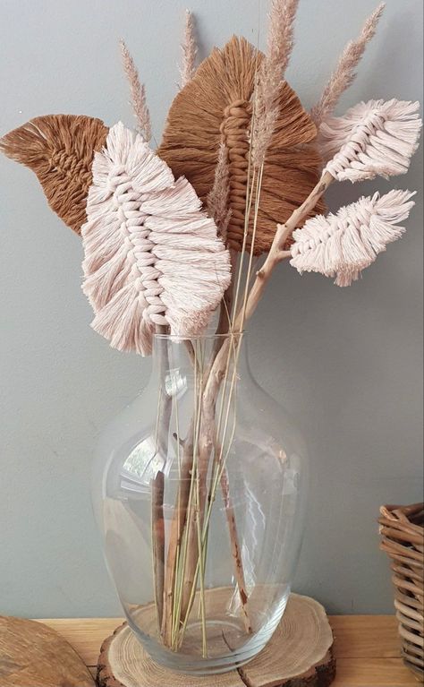 Drinks Smoothies, Feather Diy, Boho Crafts Diy, Makramee Diy, Diy Boho Decor, Easy Diy Decor, Macrame Wall Hanging Diy, Barbie Kitchen, Deco Boheme