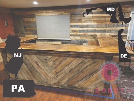 Pallet Wood Bar, Barnwood Bar, Stained Butcher Block, Outdoor Tiki Bar, Bar Wood, Bar Outdoor, Pallet Bar, Diy Home Bar, Barnwood Wall