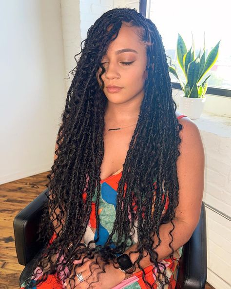 The SO EXTRA LOCS on Instagram: “Jersey City was in the building today to get the SO EXTRA JAH LOCS 🔥🔥🔥 Thanks for taking that 2 hour drive to sit in my chair. . . . . .…” Goddess Braids On Natural Hair, Braids On Natural Hair, Goddess Braid Styles, Chi Hair Products, Short Box Braids Hairstyles, Short Box Braids, Goddess Braids Hairstyles, Box Braid, Protective Hairstyles Braids