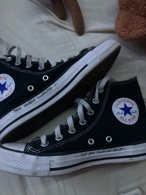 Billie Eilish Converse, Shoe Writing, Converse Drawings, Converse Drawing, Billie Eilish Lyrics, Diy Converse, Cute Converse Shoes, Custom Sneakers Diy, Cute Converse