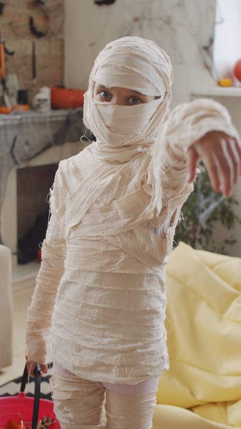 Kids Mummy Costume Diy, Homemade Ghost Costume For Kids, Diy Mummy Costume For Kids, Diy Ghost Costume For Kids, Mummy Costume Kids, Ghost Costume Sheet, Ghost Costume For Kids, Kids Ghost Costume, Terrifying Costumes