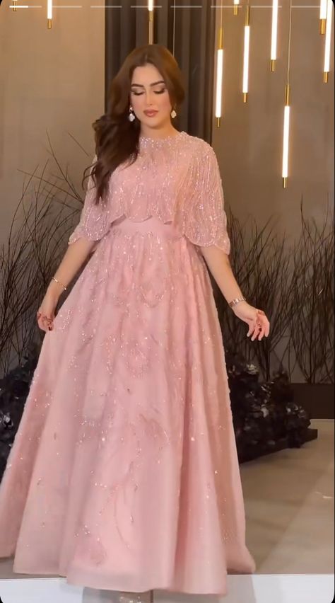 Simple Gowns Dresses Elegant, Pastel Pink Gown, Wedding Frock Designs, Pink Frock, Party Wear Long Gowns, فستان زهري, Masquerade Ball Gown, Party Wear Gowns, Gowns Dresses Elegant