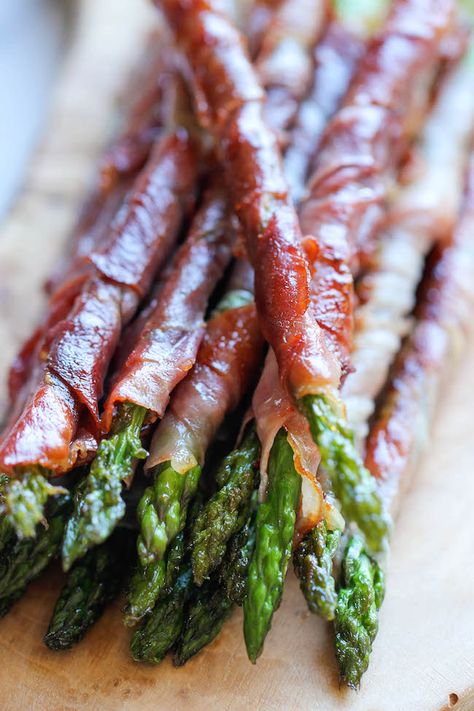 Recipes Prosciutto, Prosciutto Asparagus, Wrapped Asparagus, Prosciutto Wrapped, Prosciutto Wrapped Asparagus, Buffalo Wings, Asparagus Recipe, Bacon Wrapped, Christmas Recipes