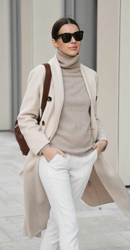 Beige And Cream Outfits, Casual Fall Outfits For Women 2023, Jcrew Style Inspiration, Cream Outfits For Women, Royalty Fashion, Beige Outfit, Casual Chique, Casual Luxury, Traje Casual