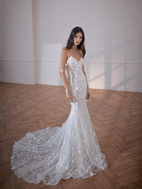 Lee Grebenau, Gown Fitted, Lee Petra Grebenau, Plain Wedding Dress, 2023 Love, Wedding Gown Inspiration, Classy Wedding Dress, Kleinfeld Bridal, Enchanted Wedding