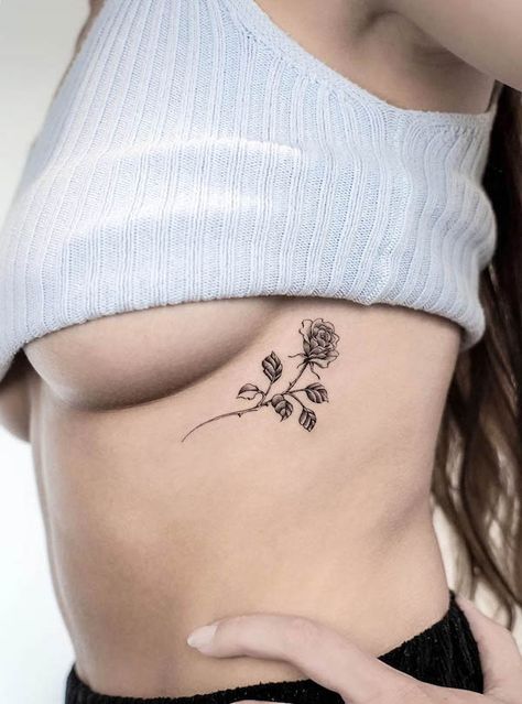 Flower Tattoo On Ribs, Small Rib Tattoos, Side Tattoos Women, Cage Tattoos, Tato Minimal, Rib Tattoos For Women, Ribcage Tattoo, Vine Tattoos, Side Tattoos