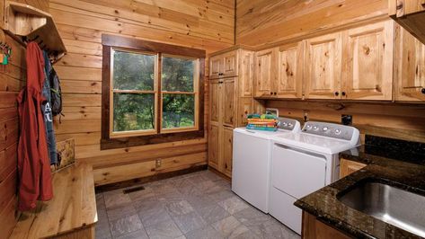 Log Home Mud Room, Log Home Laundry Room, Log Cabin Laundry Room Ideas, Log Cabin Laundry Room, Cabin Laundry Room, Woods Cabin, New Washer And Dryer, Hunting Room, Home Laundry