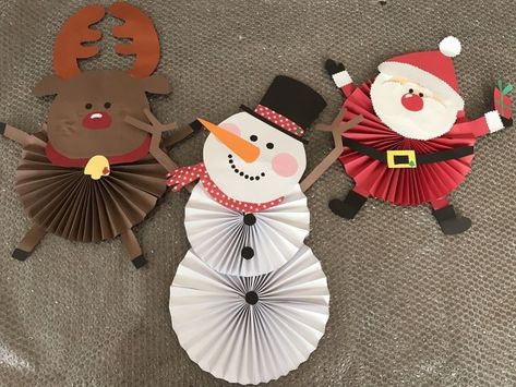 Flower Crafts Kids, Classroom Christmas Decorations, Christmas Cards Kids, Paper Christmas Decorations, Christmas Candle Decorations, Christmas Arts And Crafts, Handmade Christmas Crafts, Hand Crafts For Kids, Christmas Themes Decorations