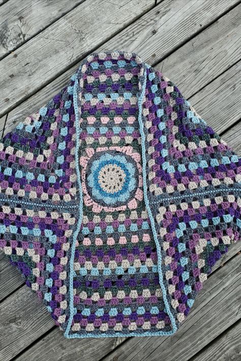 Photo of Tawas Mandala Granny Square Sweater Giant Granny Square Sweater, Scholastic Book Fair, Granny Square Sweater, Diy Crafts Crochet, Lion Brand, Sweater Crochet Pattern, Super Sweet, Sweater Pattern, Crochet Sweater