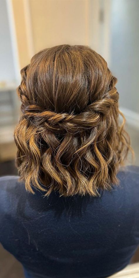 Engagment Hair Hairstyles Short Hair, Prom Hairstyles Half Up Half Down Short Hair, Straight Short Hairstyles For Prom, School Ball Hairstyles, Shoulder Length Hair Prom Styles, Gala Hair Short, School Dance Hairstyles Half Up, Debs Hairstyles Short Hair, Half Up Prom Hair Short