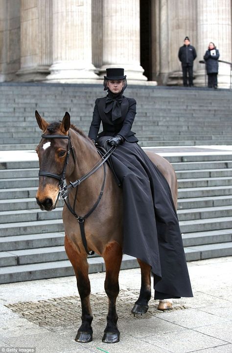 Victoria Beckham dresses in appropriate head-to-toe black as she joins other top fashion industry names at memorial service in London | Daily Mail Online Riding Habit, Join Fashion, Victoria Beckham Dress, Equestrian Chic, Side Saddle, Sarah Burton, Equestrian Outfits, Riding Outfit, Memorial Service