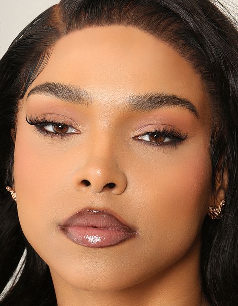 #Makeup_Looks_Small_Eyes #Half_Lashes_Look #Half_Eyeliner #90s_Models_Makeup Smoky Wing Makeup, Kajal Makeup Look, Half Lashes Look, Smoky Winged Liner, Inner Corner Liner, Small Eyes Makeup, 90s Models Makeup, Smokey Wing, Nude Eyeliner