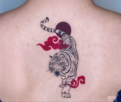 Tato Realis, Tattoo Japonais, Tiger Tattoo Design, Flame Tattoos, Chinese Tattoo, Red Tattoos, Tiger Tattoo, Dope Tattoos, Simplistic Tattoos