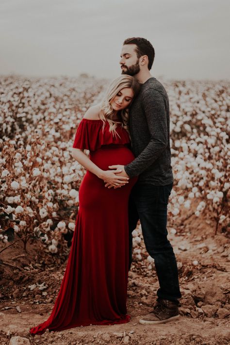 Maternity Shoot Couple Outdoor, Maternity Photo Ideas Outdoor, Outside Maternity Photography, Hot Maternity Photoshoot, Mertinity Photoshoot Ideas Couple, Meternati Photo Shoot Ideas, Cloudy Maternity Pictures, Pregnant Photoshoot Outdoor, Maternity Shoot Couple Poses