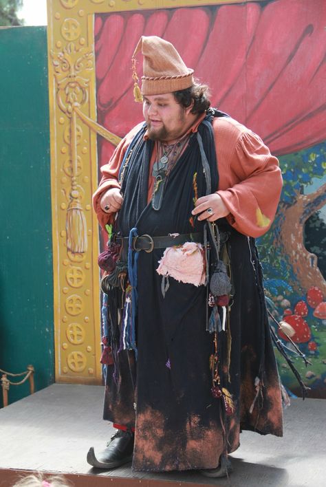 Pagan Festival Outfit, Medieval Merchant, Ren Faire Wizard, Dune Outfit, Wizard Character Design, Wizard Outfit, Wizard Fashion, Wizard Costume, Medieval Clothes