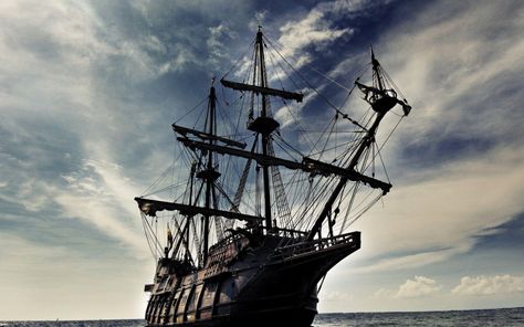 Black Pearl Ship, Pirate Crew, Pirate Movies, Pearl Wallpaper, On Stranger Tides, Pirate Boats, Pirates Life, Hd Wallpapers For Pc, Model Sailboat