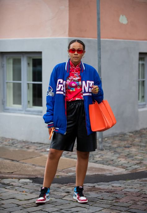 Streeet Style, Leather Bermuda Shorts, Sleeveless Trench Coat, Fall Footwear, Copenhagen Fashion Week Street Style, New York Fashion Week Street Style, Nyfw Street Style, Copenhagen Fashion, Shoe Trends