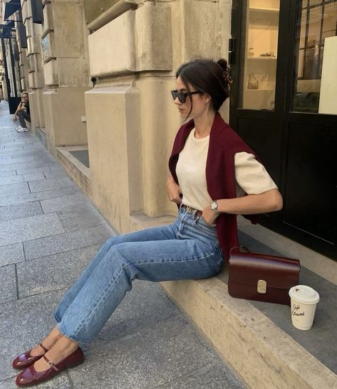 French Outfits, Parisienne Chic, Burgundy Fashion, Looks Street Style, Autumn Outfit, Looks Style, Winter Looks, Outfits Ideas, Fall Winter Outfits