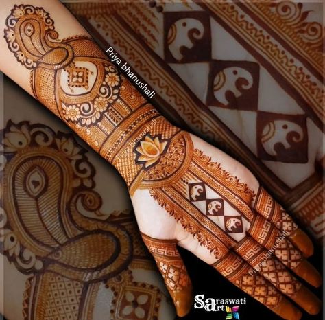 Indowestern Mehendi Designs, Hand Mahendi Design Simple, Mahendi Design Simple, Hand Mahendi, Front Mehndi Design, Mehndi Designs Bridal Hands, Modern Mehndi Designs, Engagement Mehndi Designs, Henna Tattoo Designs Simple