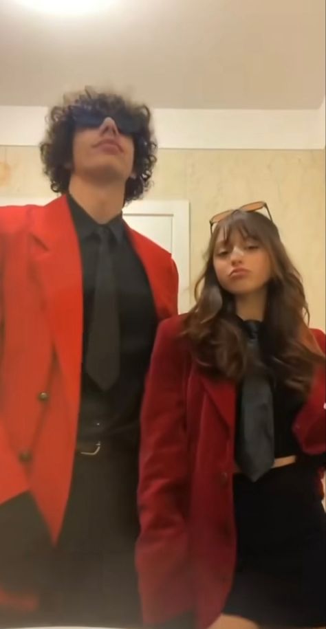 Matching Couple Outfits Concert, The Weeknd Couple Costume, Red Outfit Couple, Easy Aesthetic Halloween Costumes, Lana Del Rey And The Weeknd Costume, The Weekend Concert Outfit, Matching Costumes For Couples, The Weeknd Halloween Costume, Aesthetic Halloween Costumes