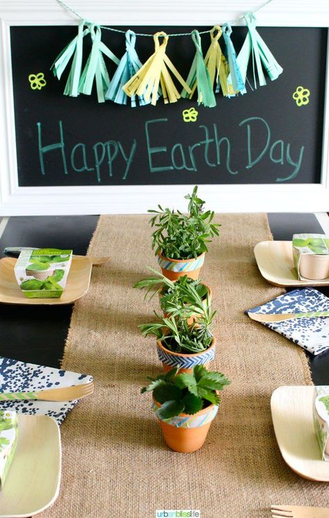 Earth Day Decor, Eco Friendly Birthday Party, Earth Day Facts, Earth Day Party, Earth Day Birthday, Earth Day Ideas, Spring Party Decorations, Earth Week, Earth Day Projects