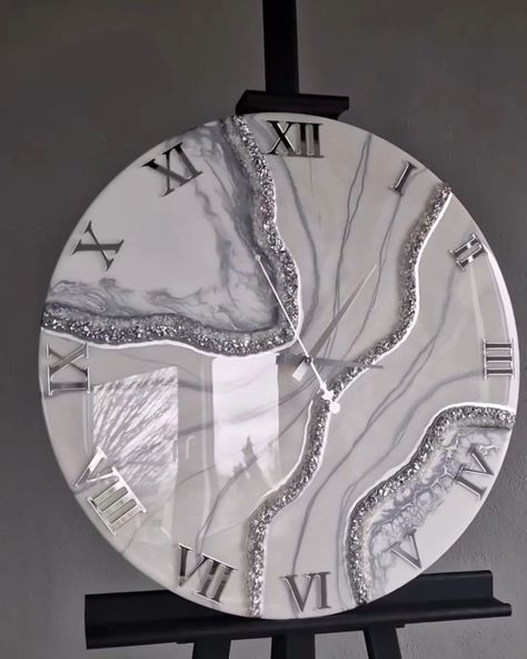 Epoxy resin Wall Clock is such Amazing Gift for any occasion and best home decoration Items..❣️🧿 Epoxy Resin Wall, Resin Wall Clock, Islamic Art Canvas, Wall Clock Design, Cool Wallpapers For Phones, Epoxy Resin Art, Creative Wall, Painting Art Projects, Hand Painting Art