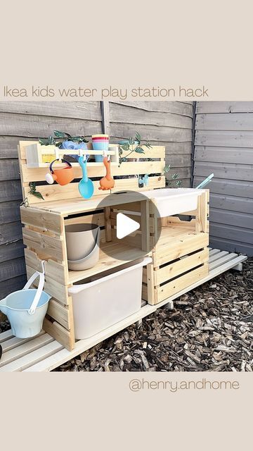 Leia and Henry • Home Decor Inspo 🤍 on Instagram: "IKEA KIDS KNAGGLIG HACK ✨  What do you think of this handmade mini water play station using the @ikeauk KNAGGLIG crates? 👀✌🏼  I can’t take full credit for this hack! I discovered the original idea from Trine @boligglade before seeing @interiorbyjosephine ‘s small, but similar version. I combined both aspects and this was the end result!   To recreate the water-play station you will need:  IKEA items: 4 x KNAGGLG crates 1 x BEKVAM spice rack 1 x pk SUNNERSTA hooks 1 x large TROFAST tub  1 x medium TROFAST tub  additional items: lots of screws Water dispenser Extra wood for back shelf and (in our case) a lot of patience 😅  You can also use the play station as a mud kitchen or sand table too! To note, as the wood isn’t treated I’ll be pai Ikea Mud Kitchen Hack, Knagglig Ikea Hack, Ikea Mud Kitchen, Crate Mud Kitchen, Ikea Play Kitchen Running Water Hack, Play Kitchen With Running Water, Ikea Play Kitchen Sink Hack, Water Play Station, Knagglig Hack