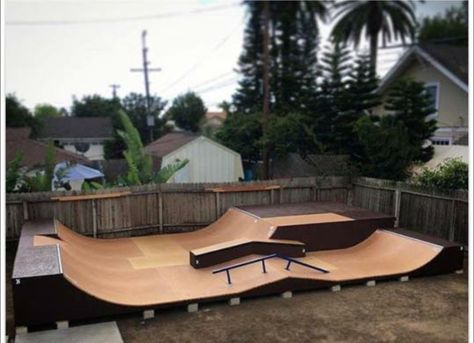 Nice Backyard Funland Skate Rail, Diy Skatepark, Skate Wallpaper, Bmx Ramps, Backyard Skatepark, Skateboard Furniture, Skatepark Design, Pump Track, Mini Ramp