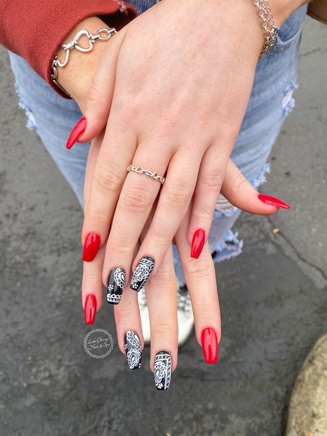 White Paisley Nails, Paisley Pattern Nails, Paisley Nails Design, Punchy Nails, Paisley Nails, Henna Paisley, Rodeo Nails, Cowboy Nails, Red Cowgirl Boots