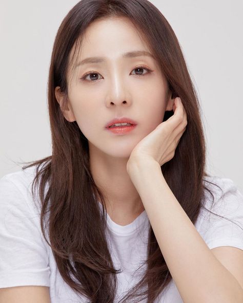 Dara makes trending news with her stunning new profile shots | allkpop Another Miss Oh, Yg Trainee, Sandara Park, K Pop Star, Pop Idol, Korean Actresses, Blackjack, The Band, Pop Star