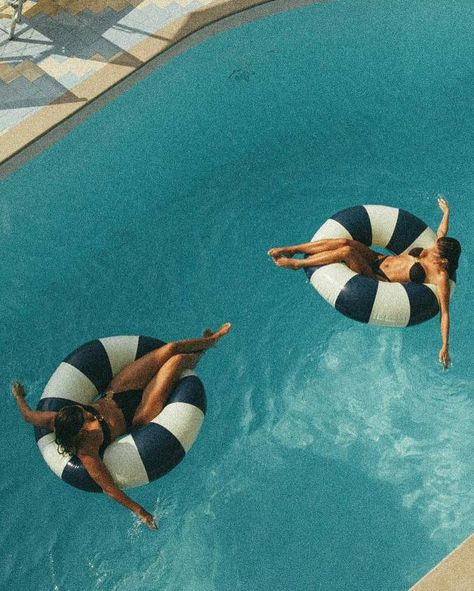 70s Pool Photoshoot, Pool Float Photography, Luxury Trip Aesthetic, Hotel Pool Lifestyle Photography, Swimming Underwater Aesthetic, Pool Vacation Aesthetic, Waterfront Aesthetic, Vintage Pool Aesthetic, Pool Vibes Aesthetic