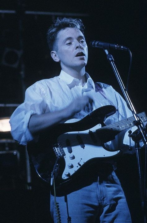 Spiked Hair Men, Stephen Wright, Bernard Sumner, Peter Hook, Musician Photos, 1980s Outfits, Ian Curtis, 80s Celebrities, 80s Men