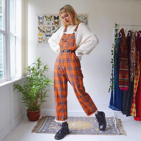 Vintage Capsule Wardrobe, Light Academia Fashion, Suspender Jumpsuit, Funky Pants, Plaid Jumpsuit, Cottagecore Outfits, Orange Plaid, Retro Outfits, Tulum