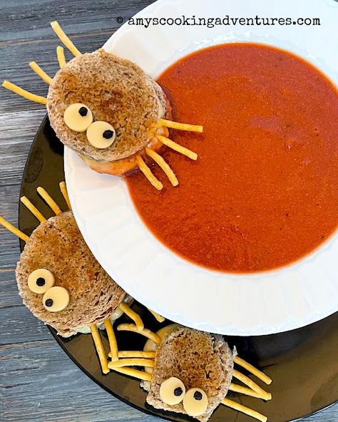 Tomato Soup & Grilled Cheese Spiders Soup Grilled Cheese, Tomato Soup Grilled Cheese, Halloween Themed Food, Chow Mein Noodles, Tomato Soup Recipes, Italian Bread, Chow Mein, Piping Tips, Tomato Recipes