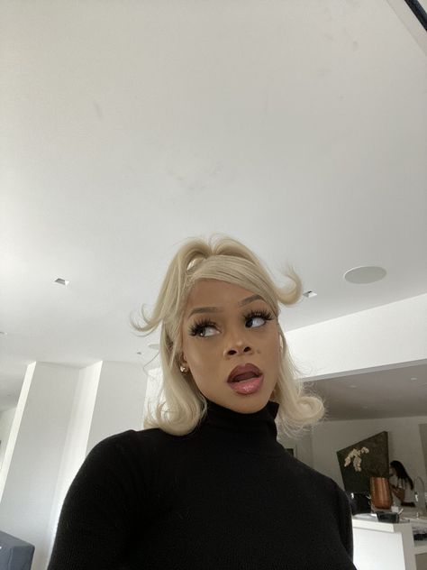 𝐾𝐴𝑀𝐴𝐵𝑂𝐾𝑂 𝑁𝐼𝐺𝐺𝐴𝐶𝐻𝐼𝑅𝑂 on Twitter: "Come and take a good look at it.… " 90s Hairstyles For Black Women, Human Hair Wigs Blonde, Blonde Hair Girl, 90s Hairstyles, Hair Laid, Hair Crush, Girl Short Hair, Baddie Hairstyles, Indian Hairstyles