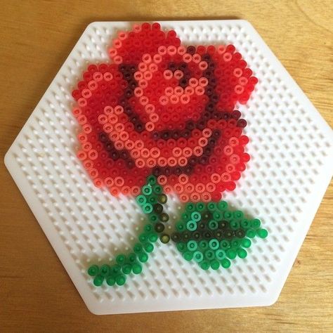 Hama Beads Patterns Minecraft, Minecraft Flowers, Card Making Flowers, Perler Pattern, Hama Mini, Easy Perler Bead Patterns, Melty Bead Patterns, Easy Perler Beads Ideas, Beads Patterns