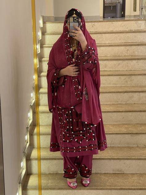 Balochi Doch, Balochi Dress, Matching Outfits Best Friend, Color Splash Photography, Arabian Women, Downtown Outfits, Prom Hairstyles For Long Hair, Afghan Dresses, Boutique Dress Designs