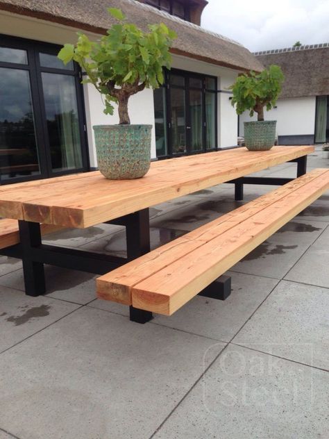 Meja Outdoor, Ombra Pergola, Backyard Seating, Homemade Tables, Cozy Backyard, Backyard Furniture, Diy Garden Furniture, Classroom Furniture, Diy Classroom