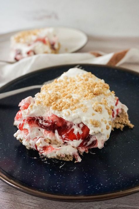 Easy, light, no-bake dessert recipe perfect for summer! Make my Strawberry Yum Yum recipe. Simple Summer Dessert Recipes, Strawberry Yum Yum Recipe, Strawberry Yum Yum, Yum Yum Recipe, Refreshing Dessert Recipes, Graham Cracker Butter, Canned Strawberries, Strawberry Pie Filling, Book Diy