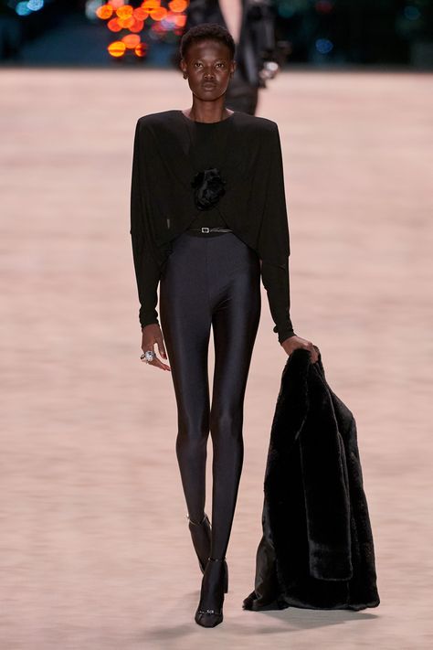 Saint Laurent Fall 2022, Ysl Style, Ysl Fashion, Ysl Saint Laurent, 90s Runway Fashion, Vogue Russia, Music Fashion, Elegant Shirt, Fashion Line