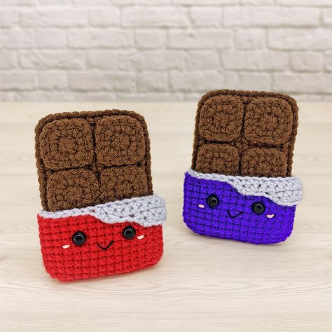 Pocket Amigurumi, Crocheted Food, Free Heart Crochet Pattern, Crochet Chocolate, Crochet Heart Pattern, Crochet Keychain Pattern, Valentines Crochet, Crochet Food, Crochet Decoration